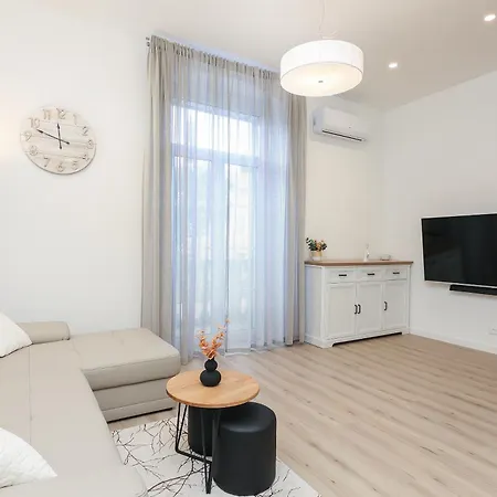 Luxury Sonja - With Hot Tub, Near Sea, Free Parking Apartment Opatija