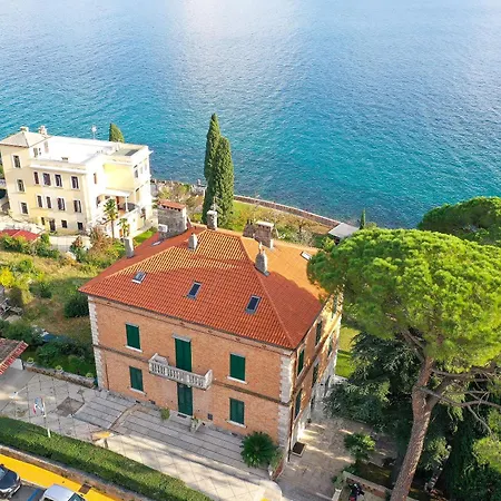 Apartment Luxury Sonja - With Hot Tub, Near Sea, Free Parking