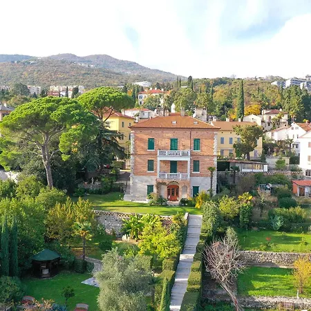 Luxury Sonja - With Hot Tub, Near Sea, Free Parking Apartment *