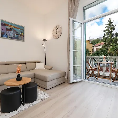 Appartement Luxury Sonja - With Hot Tub, Near Sea, Free Parking *